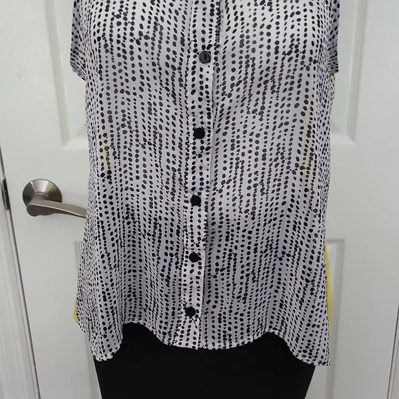 BCX Black, White, & Yellow Sheer Top - Picture 4 of 13
